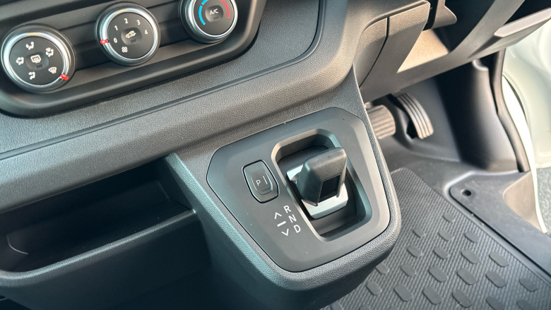 Renault Trafic Swb Diesel SL30 Blue dCi 150 Extra [Safety] Van EAG9